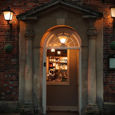 New Inn Hotel Lechlade Bagian luar foto