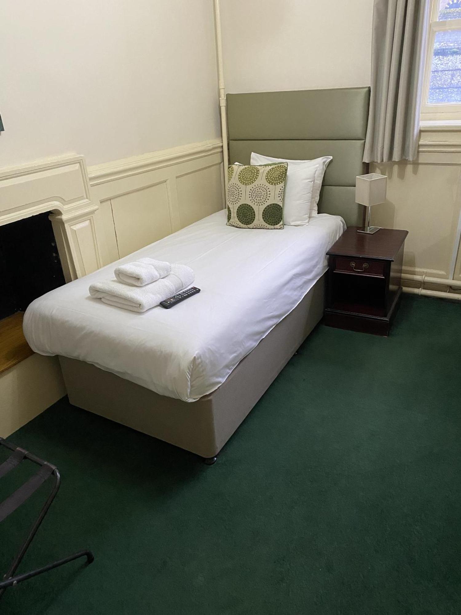 New Inn Hotel Lechlade Ruang foto