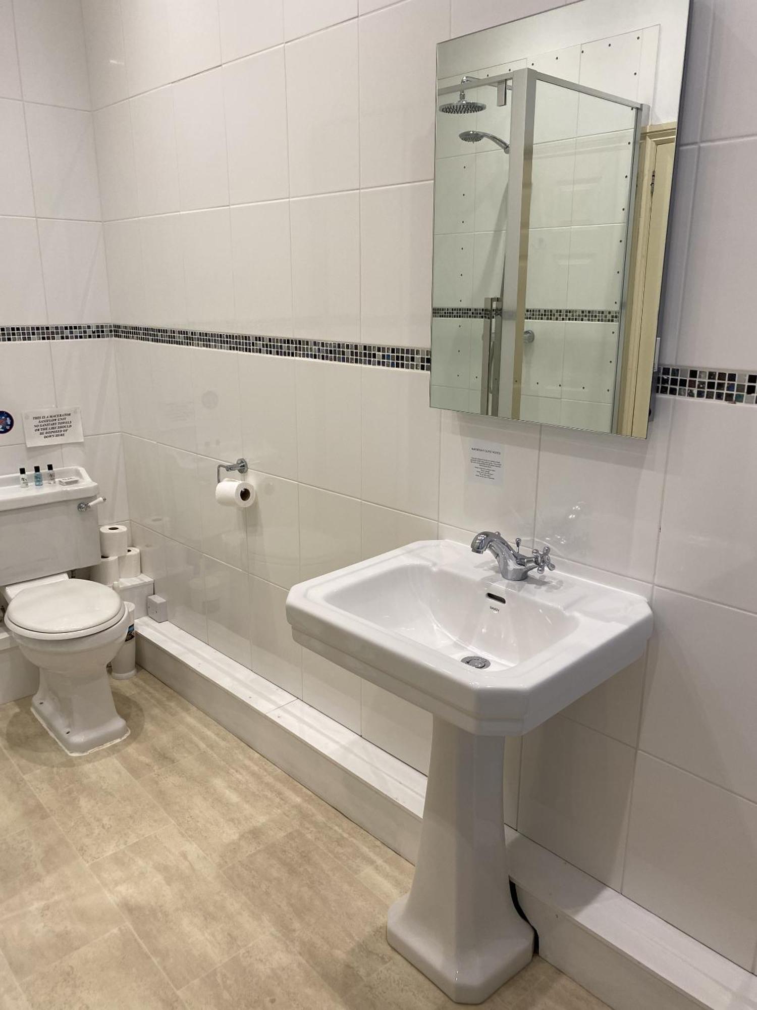 New Inn Hotel Lechlade Ruang foto