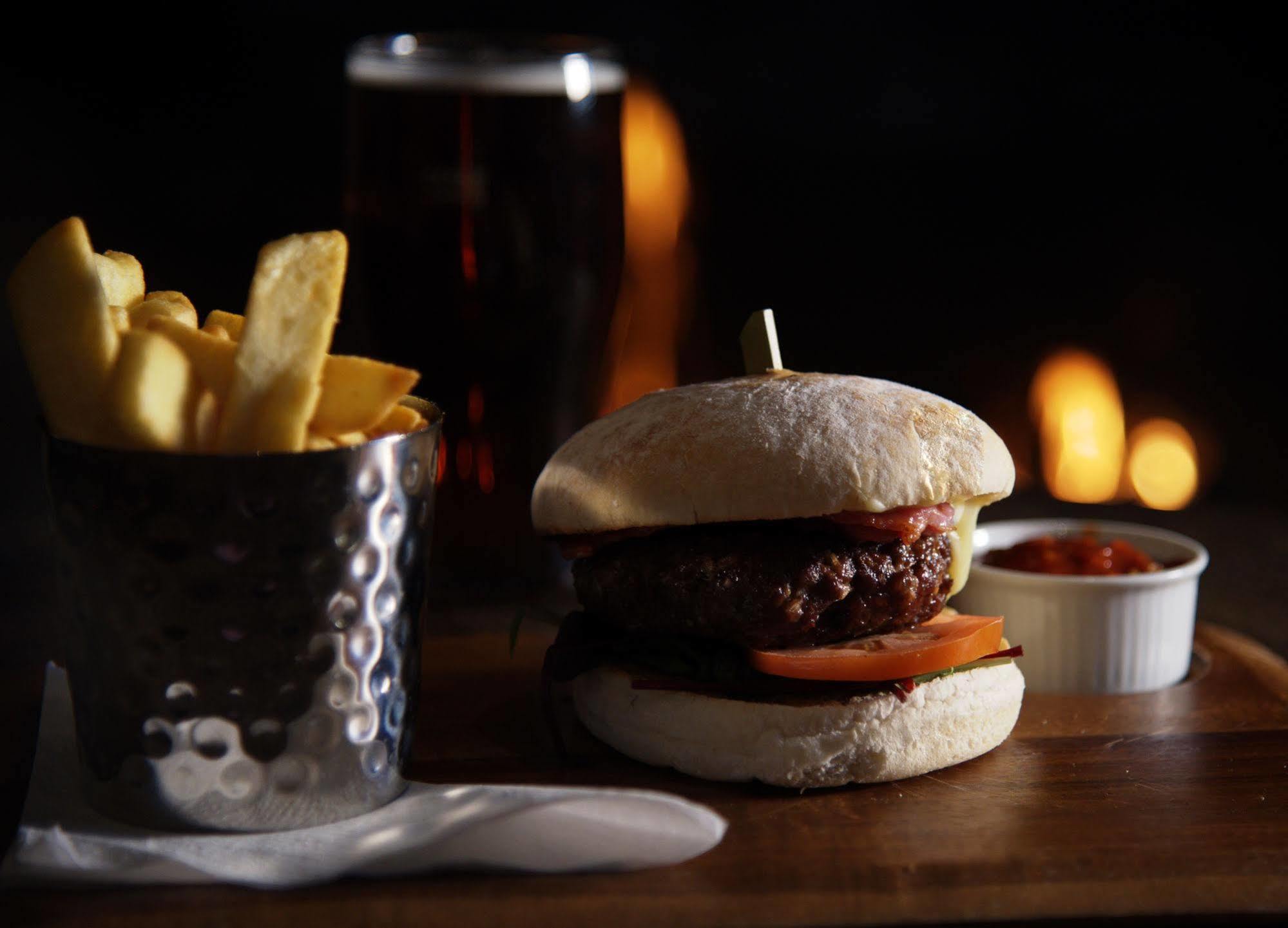 New Inn Hotel Lechlade Bagian luar foto